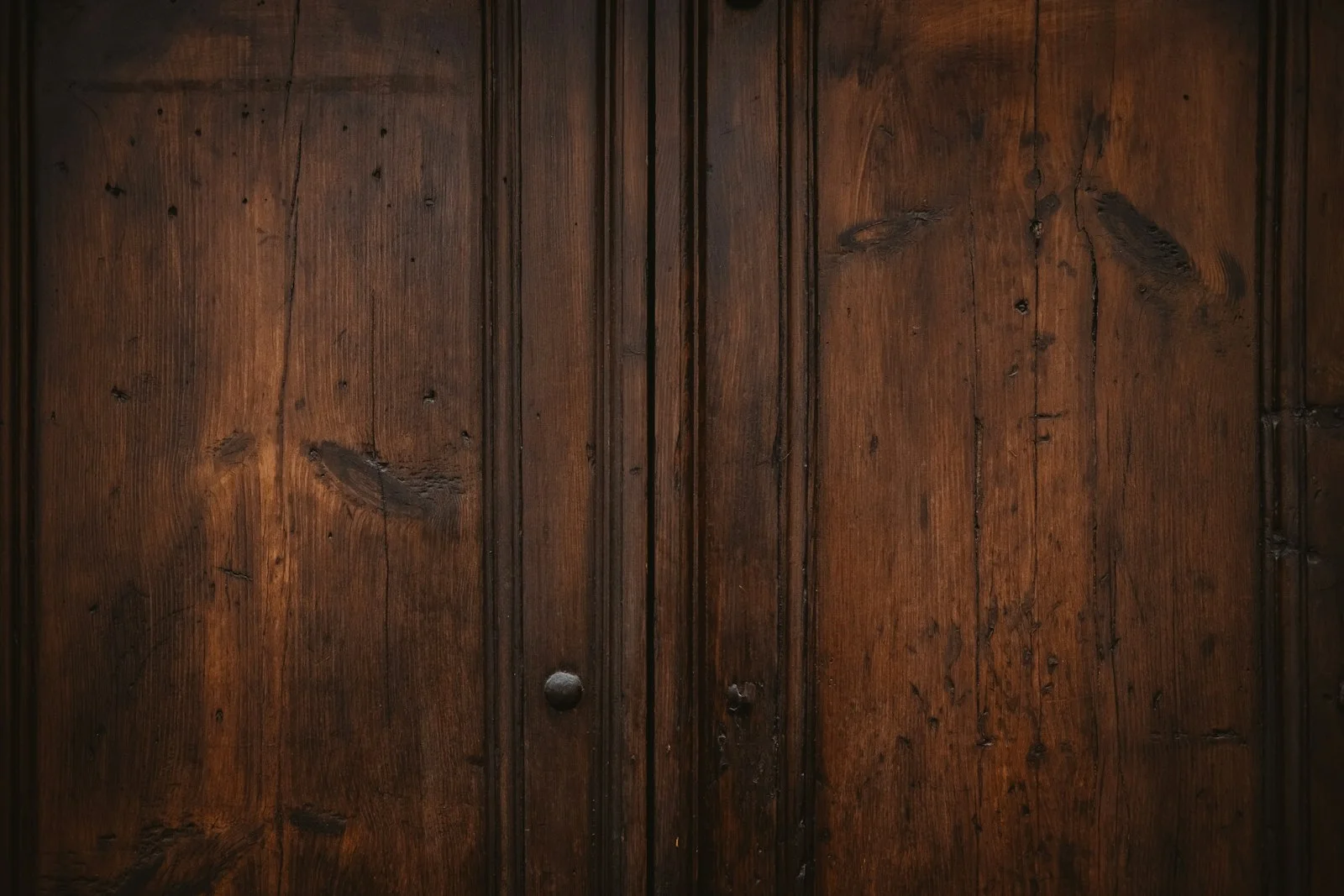 close of photo of wooden door close of photo of wooden door